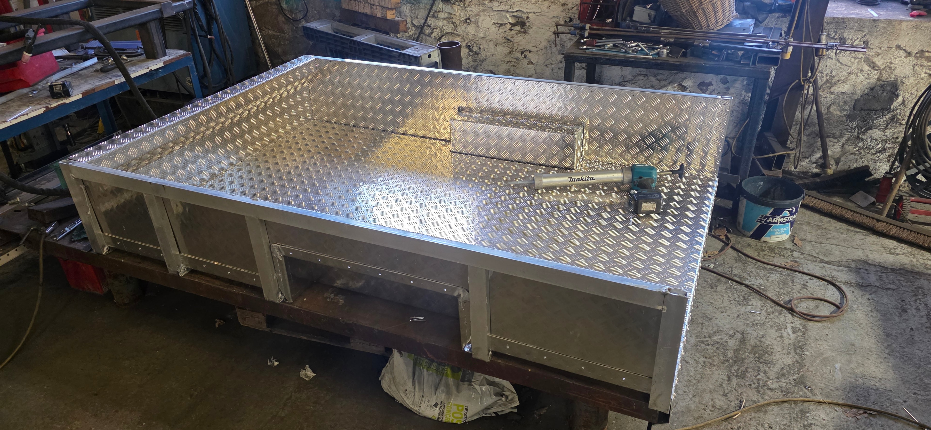 Aluminium chequer plate trailer body fabrication