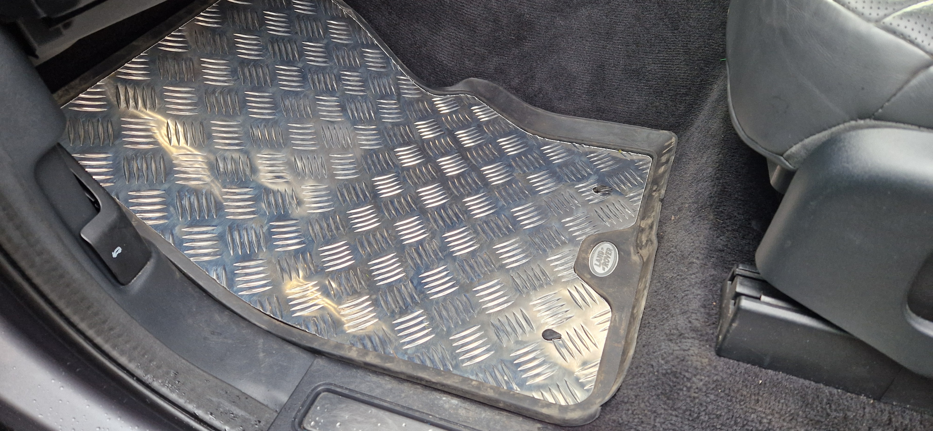 Custom aluminium chequer plate car floor mat